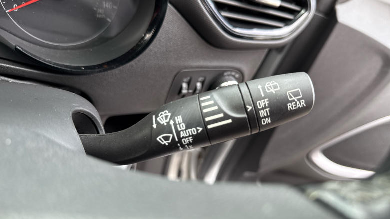 Vauxhall Crossland X 1.5 Turbo D ecoTec [102] SE Nav 5dr [Start Stop] Diesel Hatchback